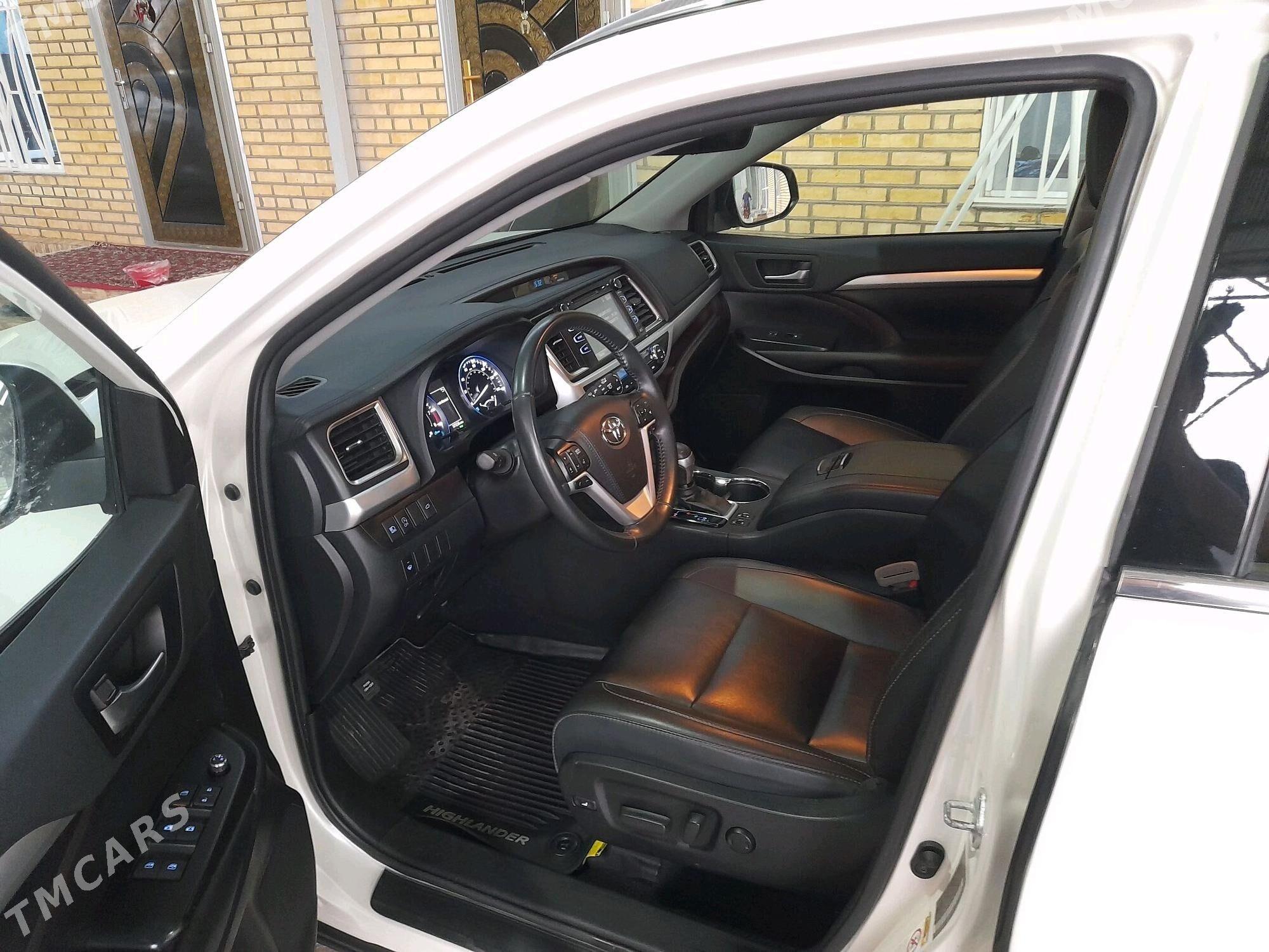 Toyota Highlander 2019 - 440 000 TMT - Мары - img 4