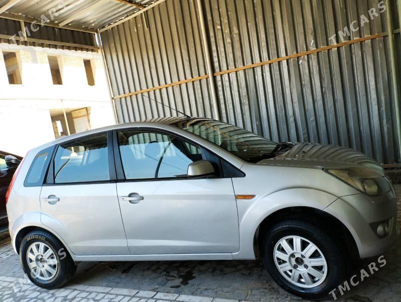 Ford Figo 2011 - 60 000 TMT - Туркменабат - img 4