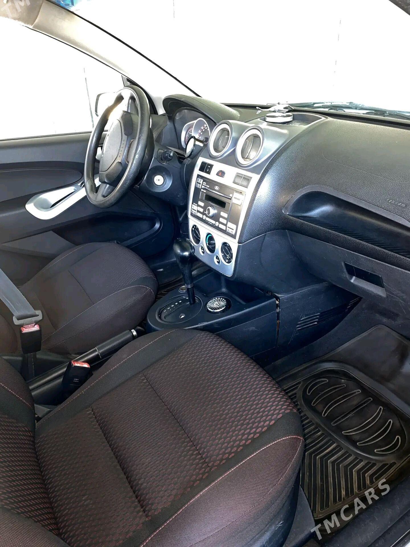 Ford Figo 2011 - 60 000 TMT - Туркменабат - img 1
