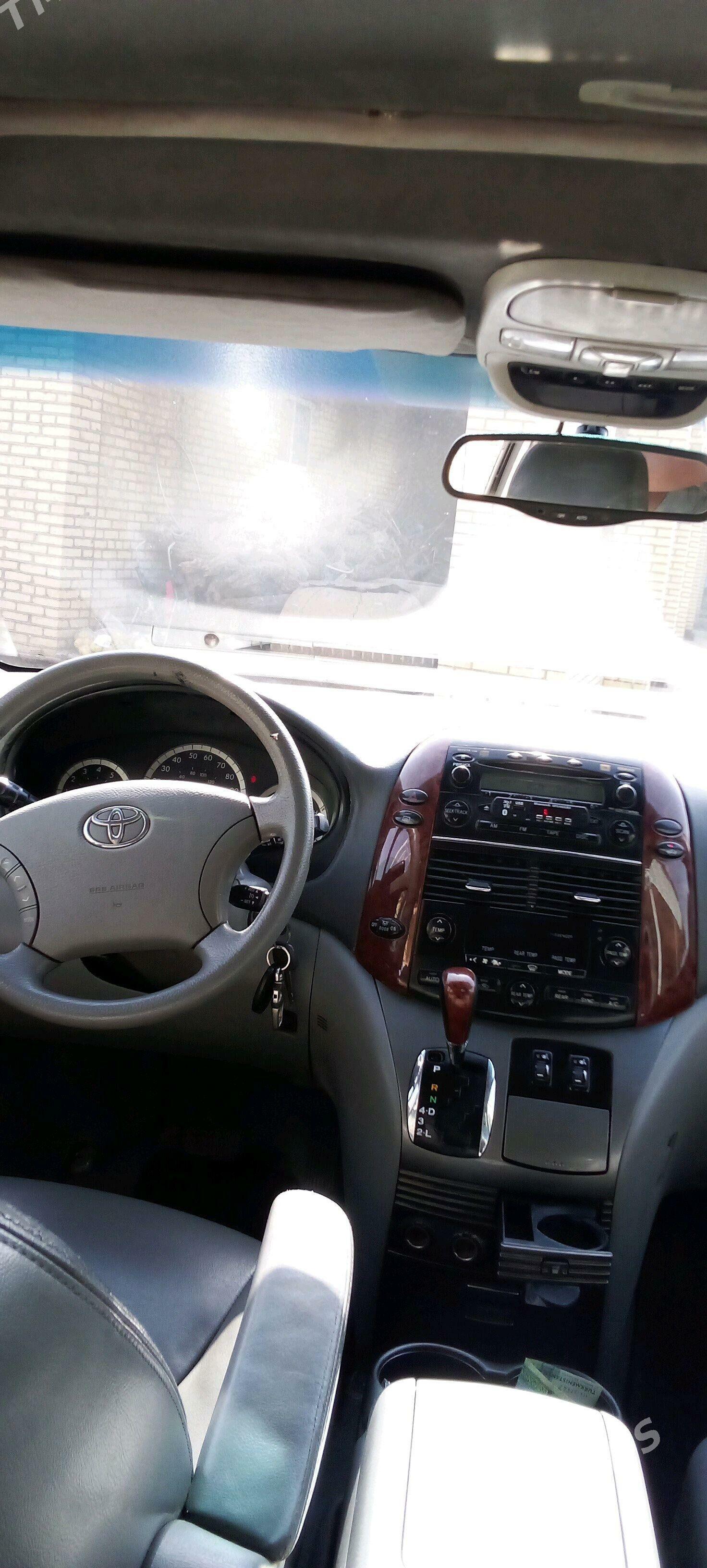 Toyota Sienna 2005 - 240 000 TMT - Мары - img 2