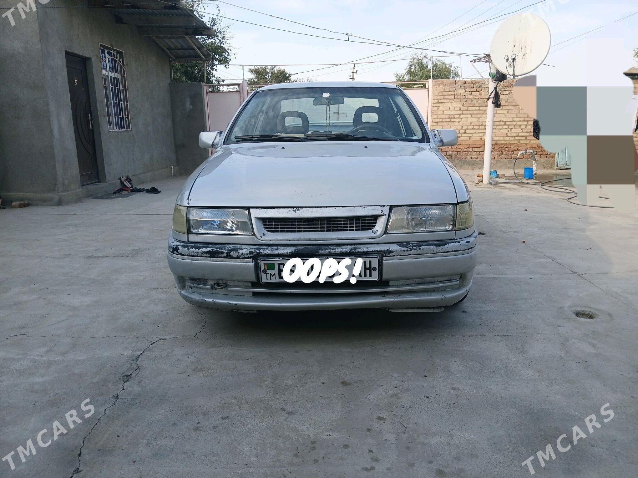 Opel Vectra 1992 - 31 000 TMT - Бахарден - img 1