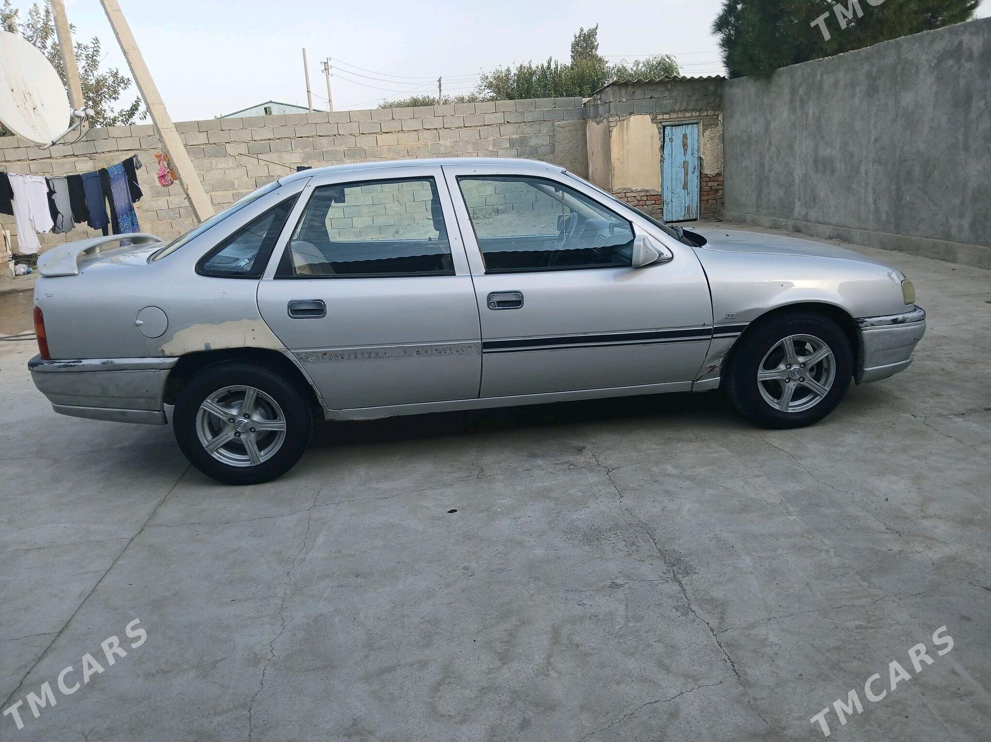 Opel Vectra 1992 - 31 000 TMT - Бахарден - img 2