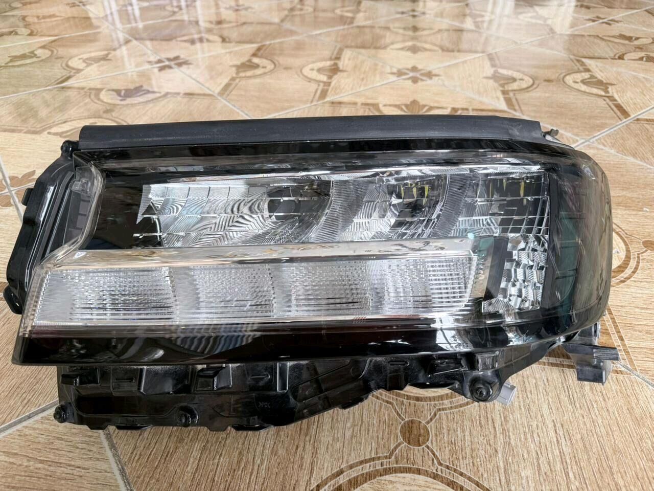 land cruiser 300 fara фара 7 000 TMT - Türkmenabat - img 2