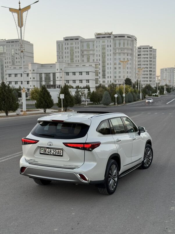 Toyota Highlander 2021 - 765 000 TMT - Aşgabat - img 2