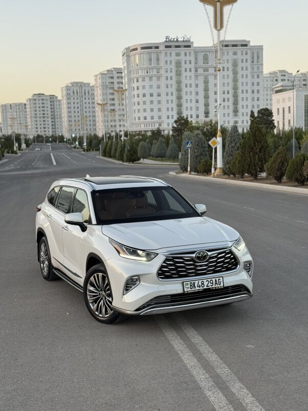 Toyota Highlander 2021 - 765 000 TMT - Aşgabat - img 1