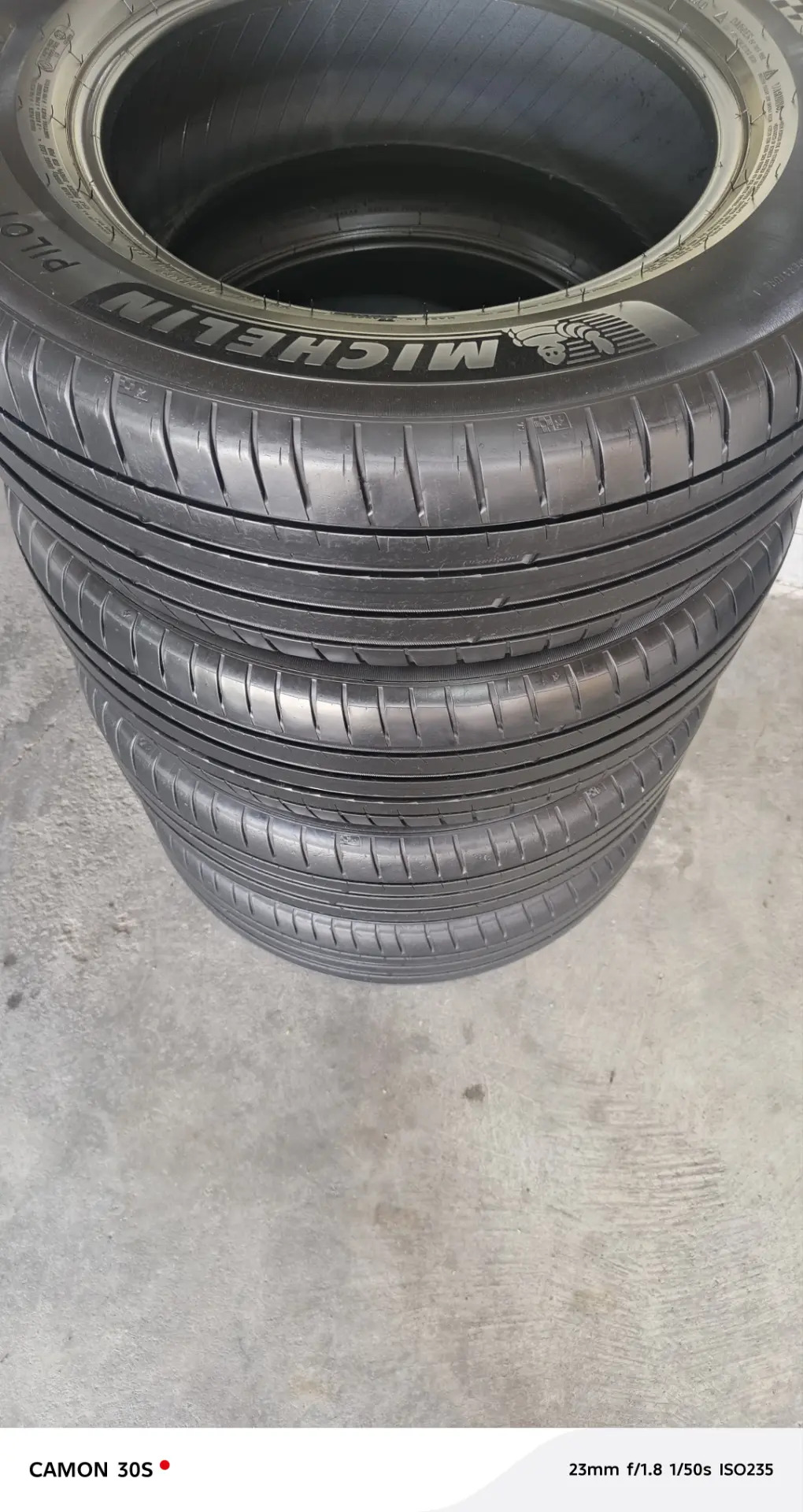 235 65 17 MICHELIN 3 000 TMT - Garadamak - img 3