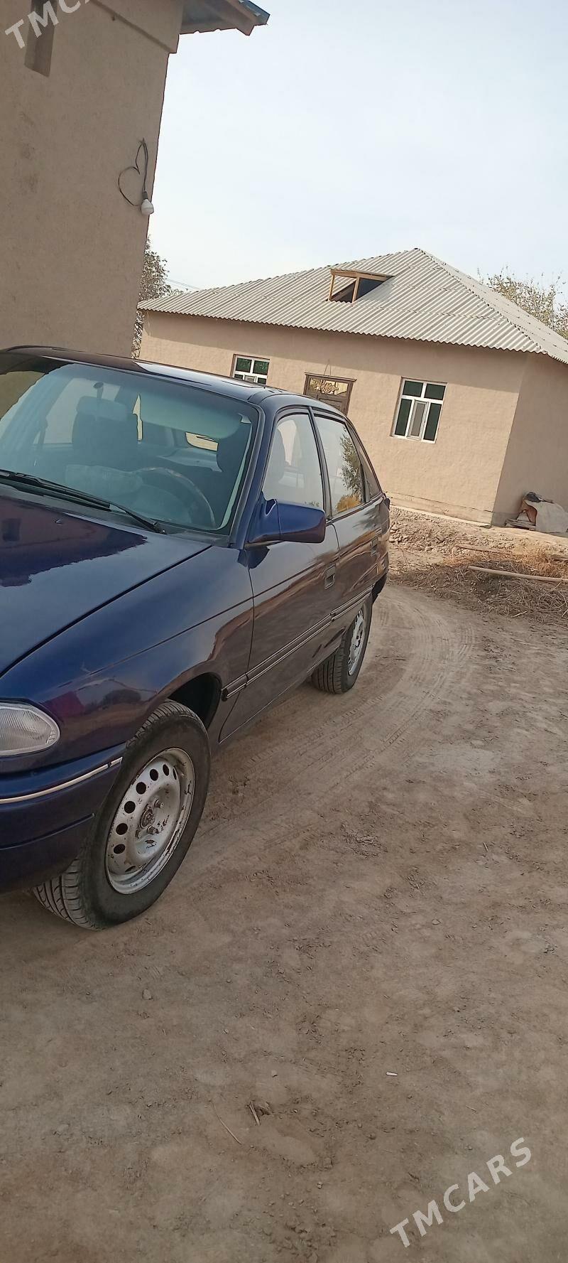 Opel Astra 1993 - 40 000 TMT - Болдумсаз - img 5