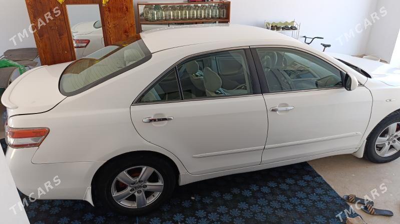 Toyota Camry 2010 - 150 000 TMT - Кёнеургенч - img 2