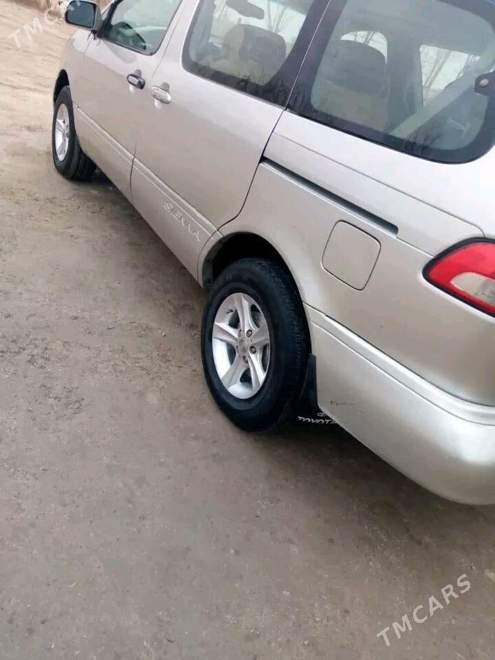 Toyota Sienna 2002 - 200 000 TMT - Türkmenbaşy etr. - img 4