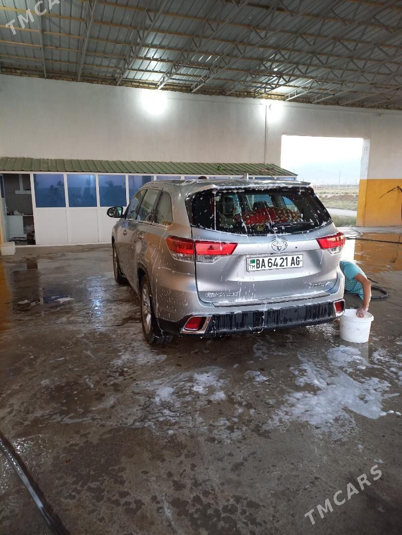 Toyota Highlander 2018 - 450 000 TMT - Çoganly - img 2