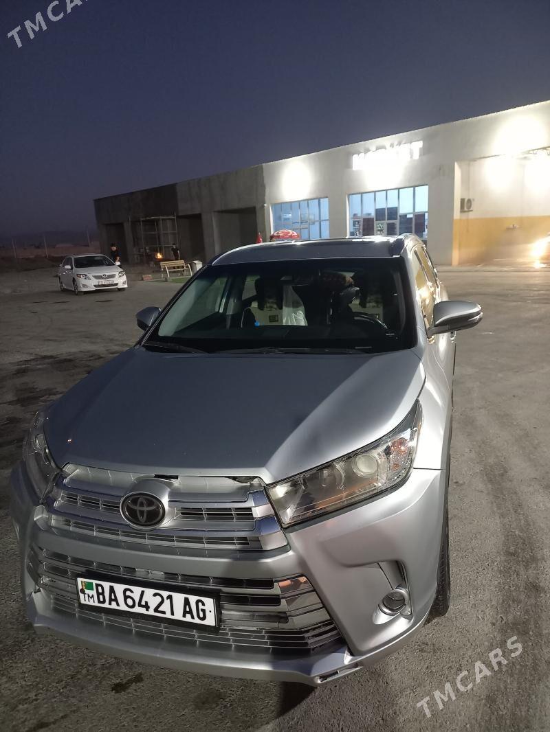 Toyota Highlander 2018 - 450 000 TMT - Çoganly - img 5