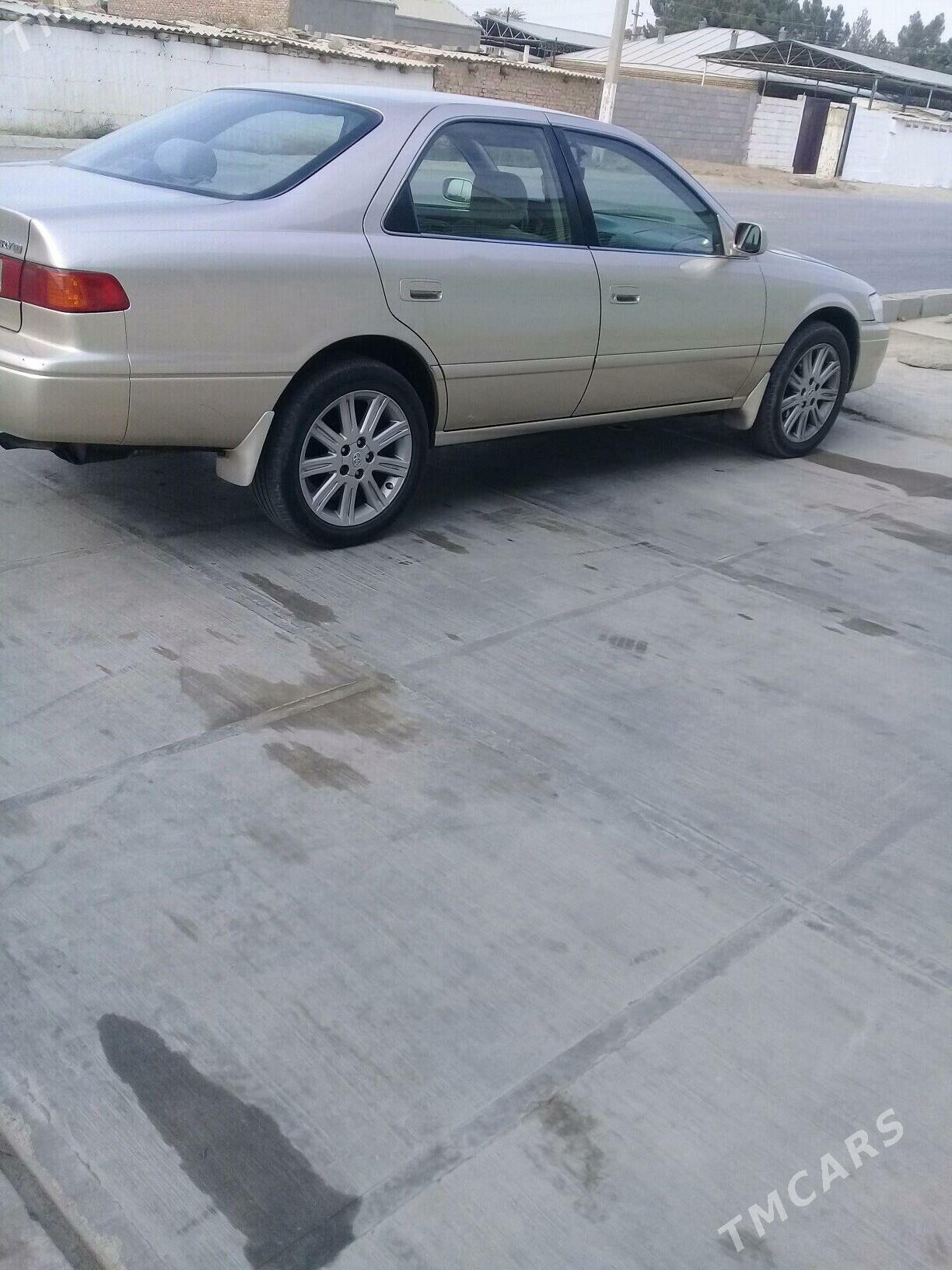 Toyota Camry 2000 - 185 000 TMT - Bäherden - img 3