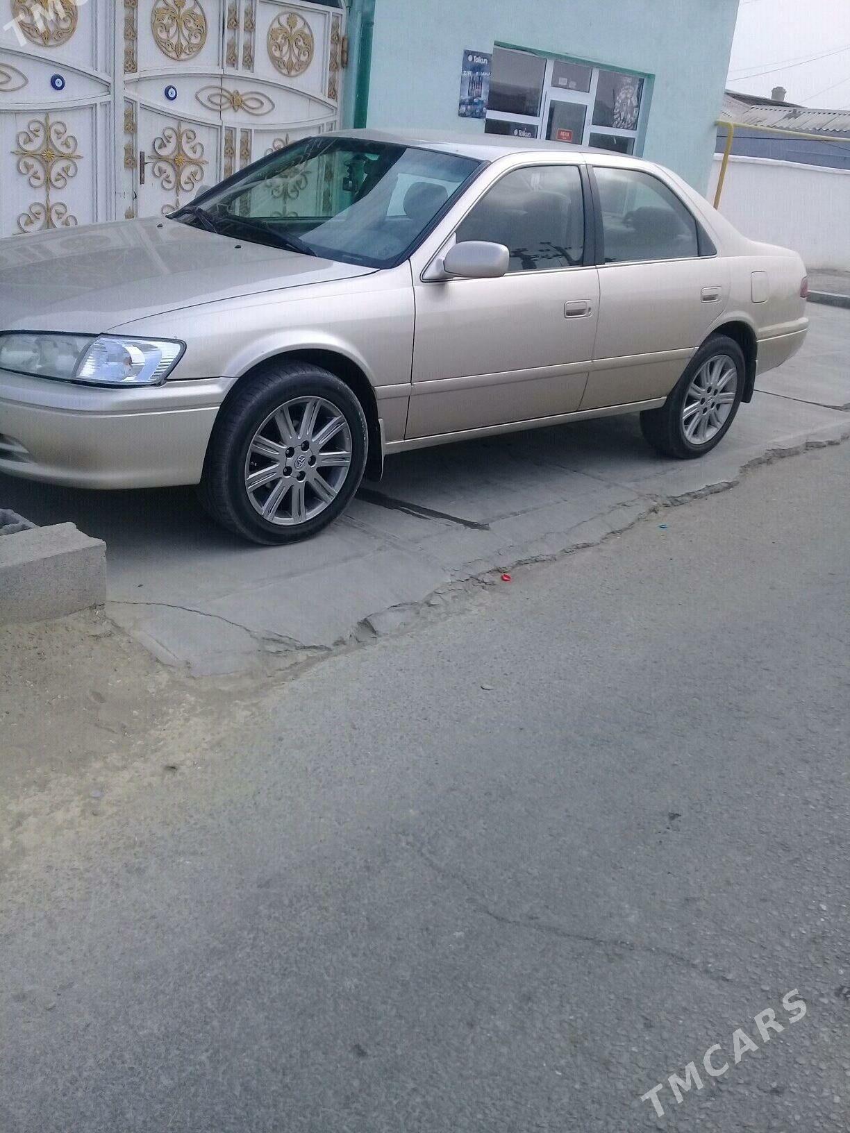 Toyota Camry 2000 - 185 000 TMT - Bäherden - img 4