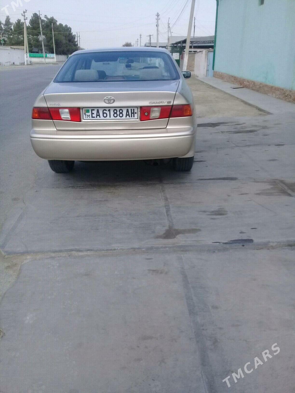 Toyota Camry 2000 - 185 000 TMT - Bäherden - img 1