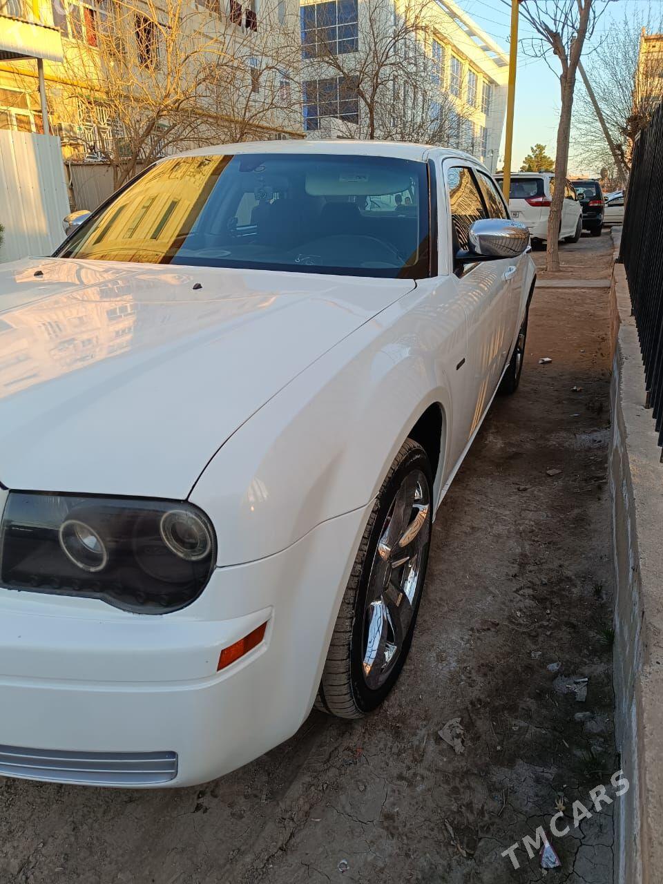 Chrysler 300C 2005 - 70 000 TMT - Мары - img 1