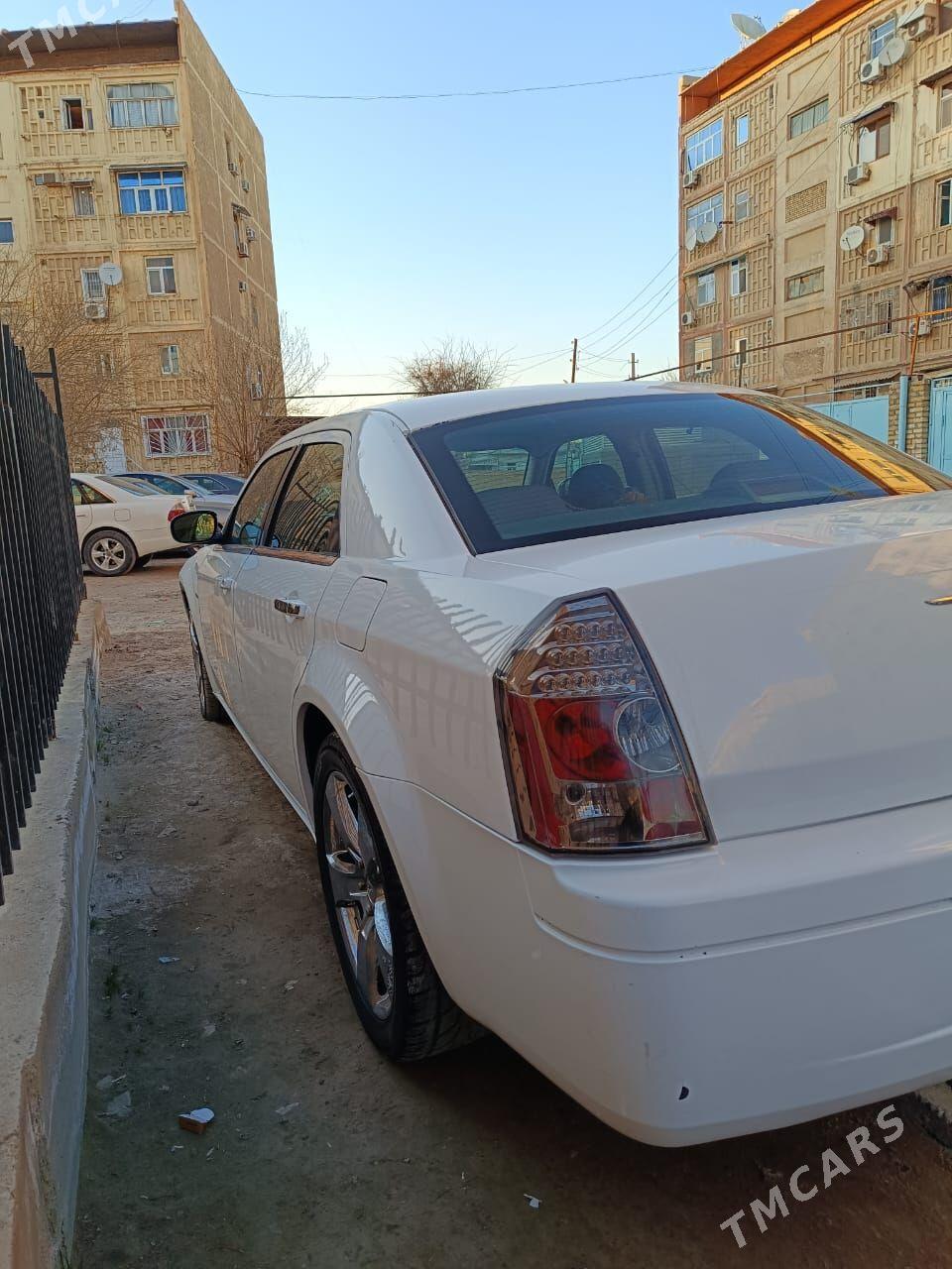 Chrysler 300C 2005 - 70 000 TMT - Мары - img 2