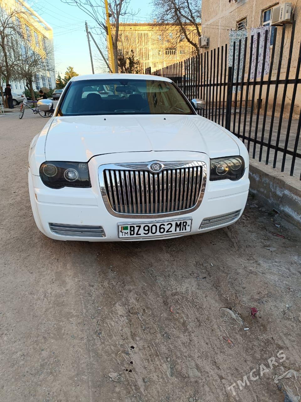 Chrysler 300C 2005 - 70 000 TMT - Мары - img 4