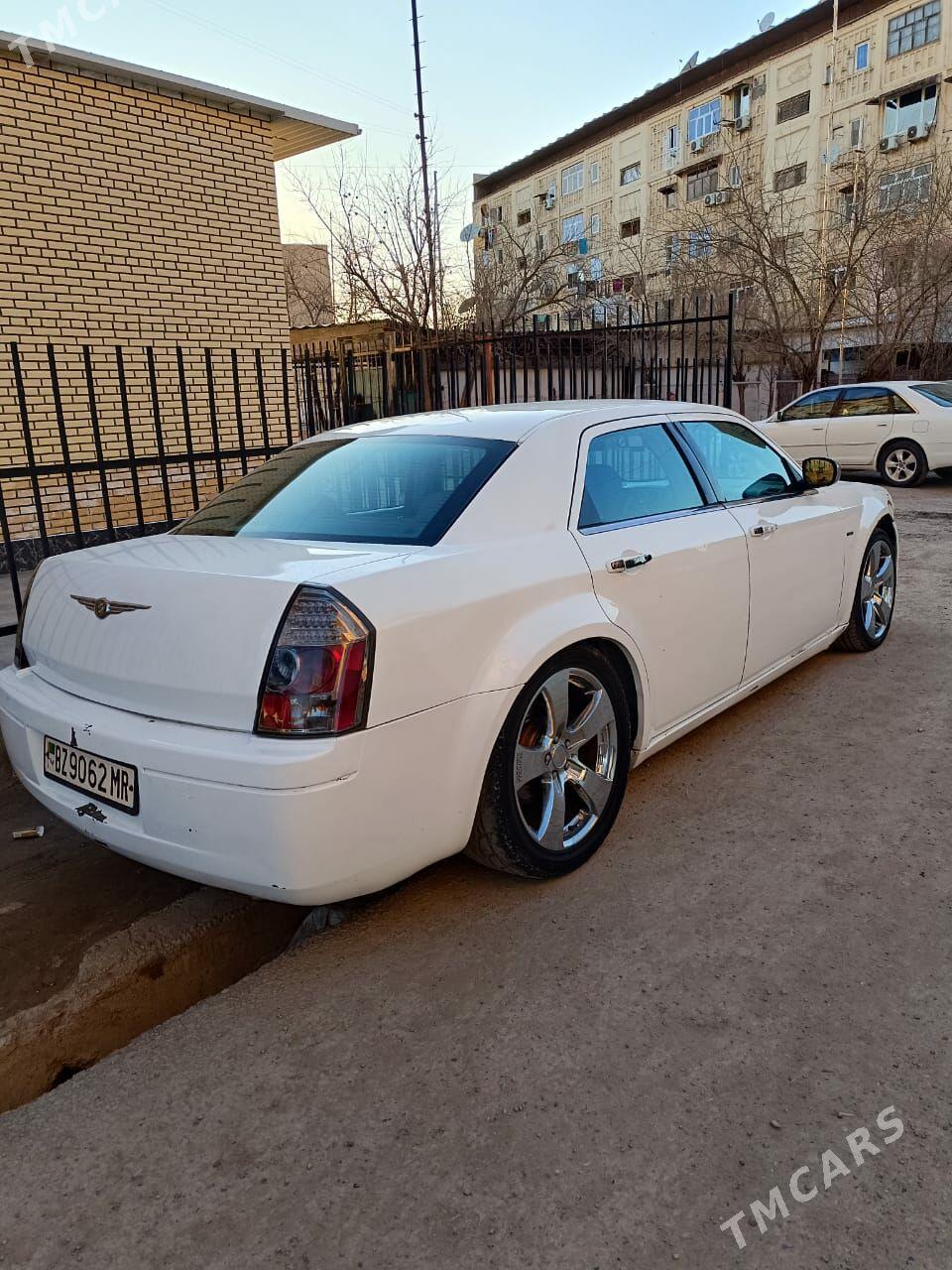 Chrysler 300C 2005 - 70 000 TMT - Мары - img 3