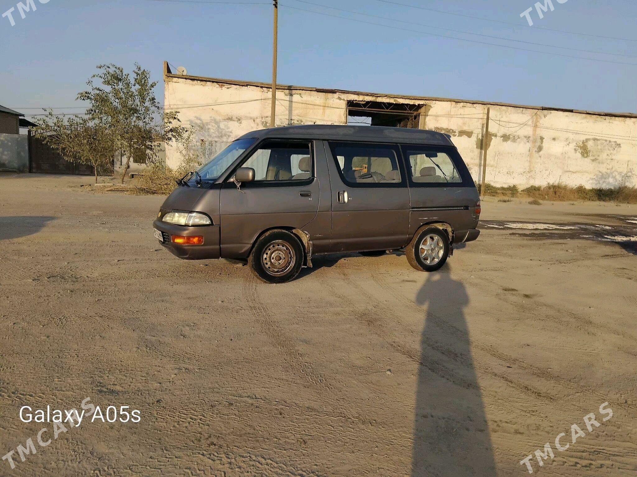 Toyota Hiace 1993 - 35 000 TMT - Ёлётен - img 1