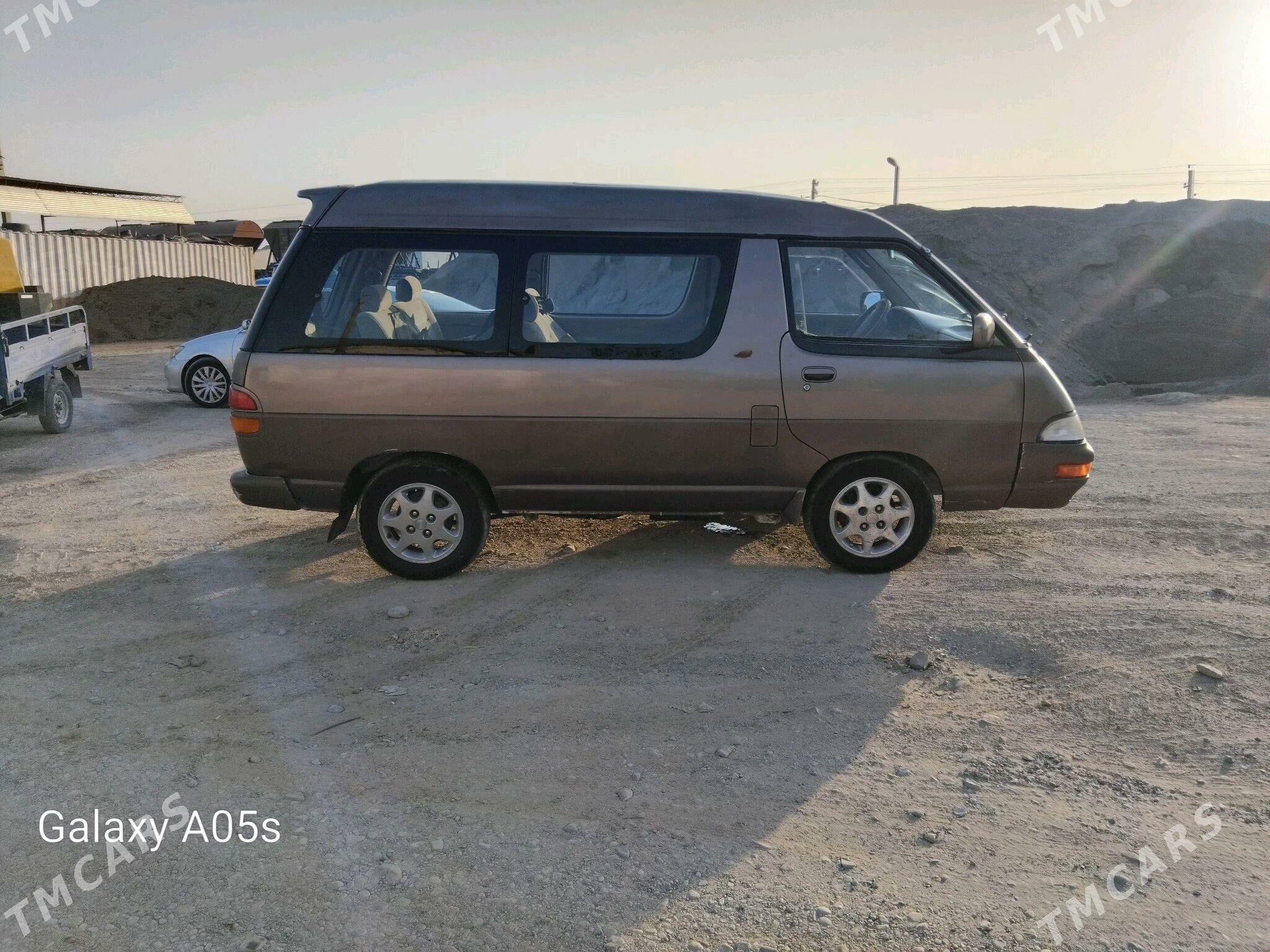 Toyota Hiace 1993 - 35 000 TMT - Ёлётен - img 3