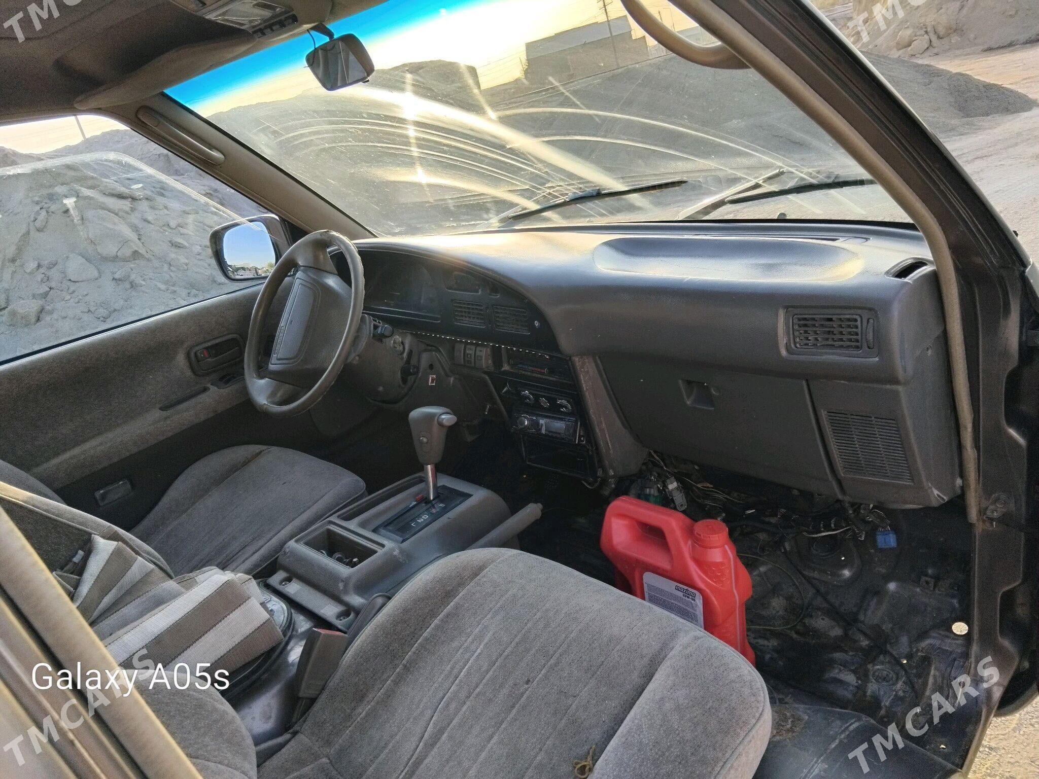 Toyota Hiace 1993 - 35 000 TMT - Ёлётен - img 6