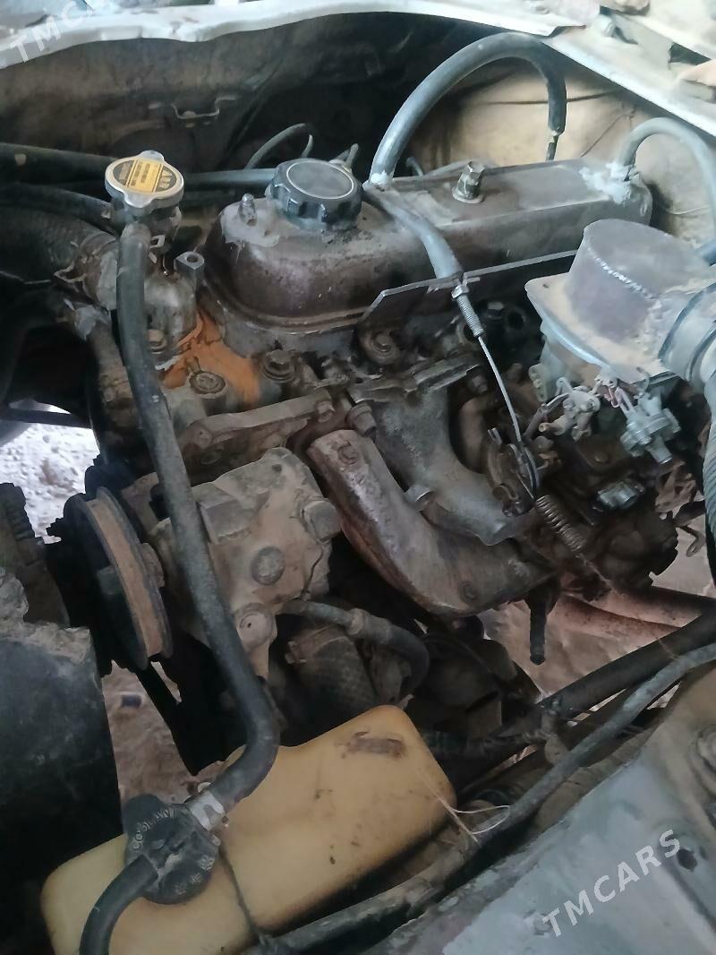 Toyota Lite ace 1989 - 30 000 TMT - Сакарчага - img 3