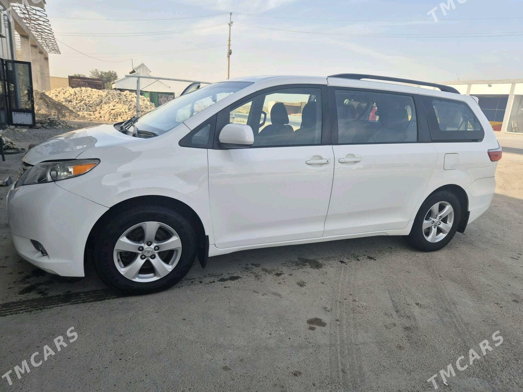 Toyota Sienna 2015 - 330 000 TMT - Mary - img 3