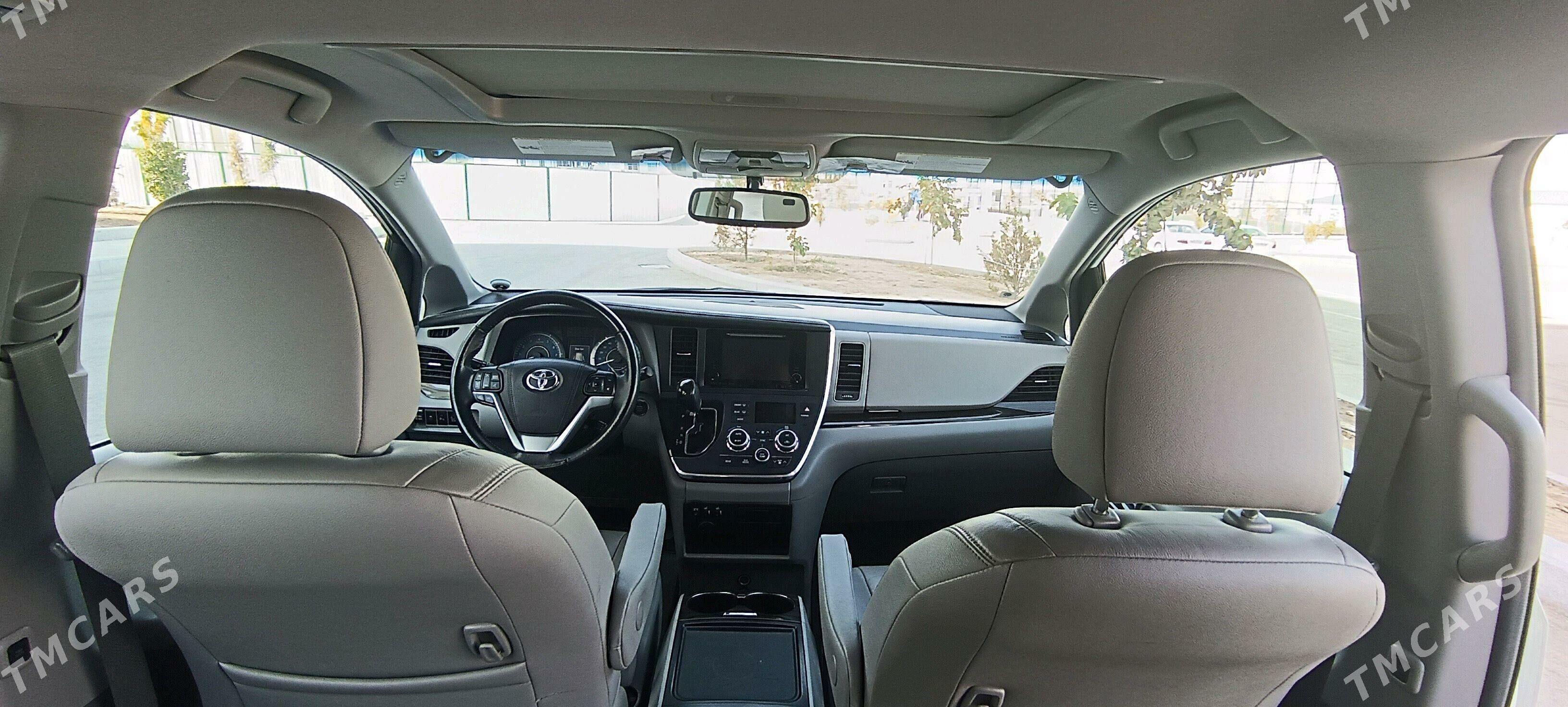 Toyota Sienna 2017 - 365 000 TMT - Ашхабад - img 4