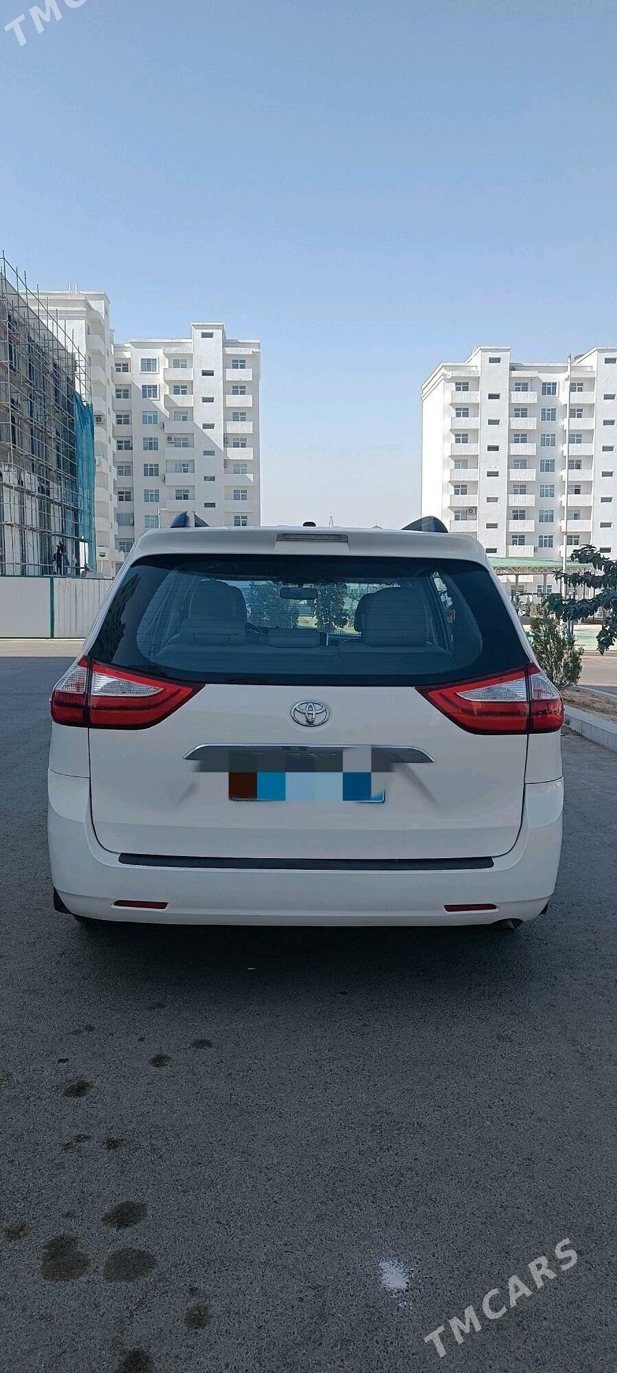 Toyota Sienna 2017 - 365 000 TMT - Ашхабад - img 3