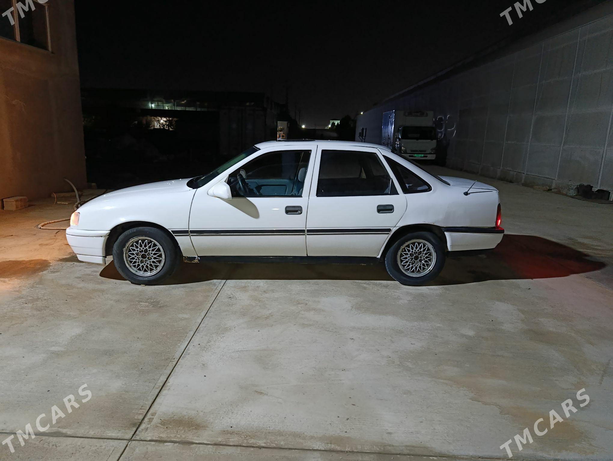 Opel Vectra 1990 - 25 000 TMT - Tejen - img 4