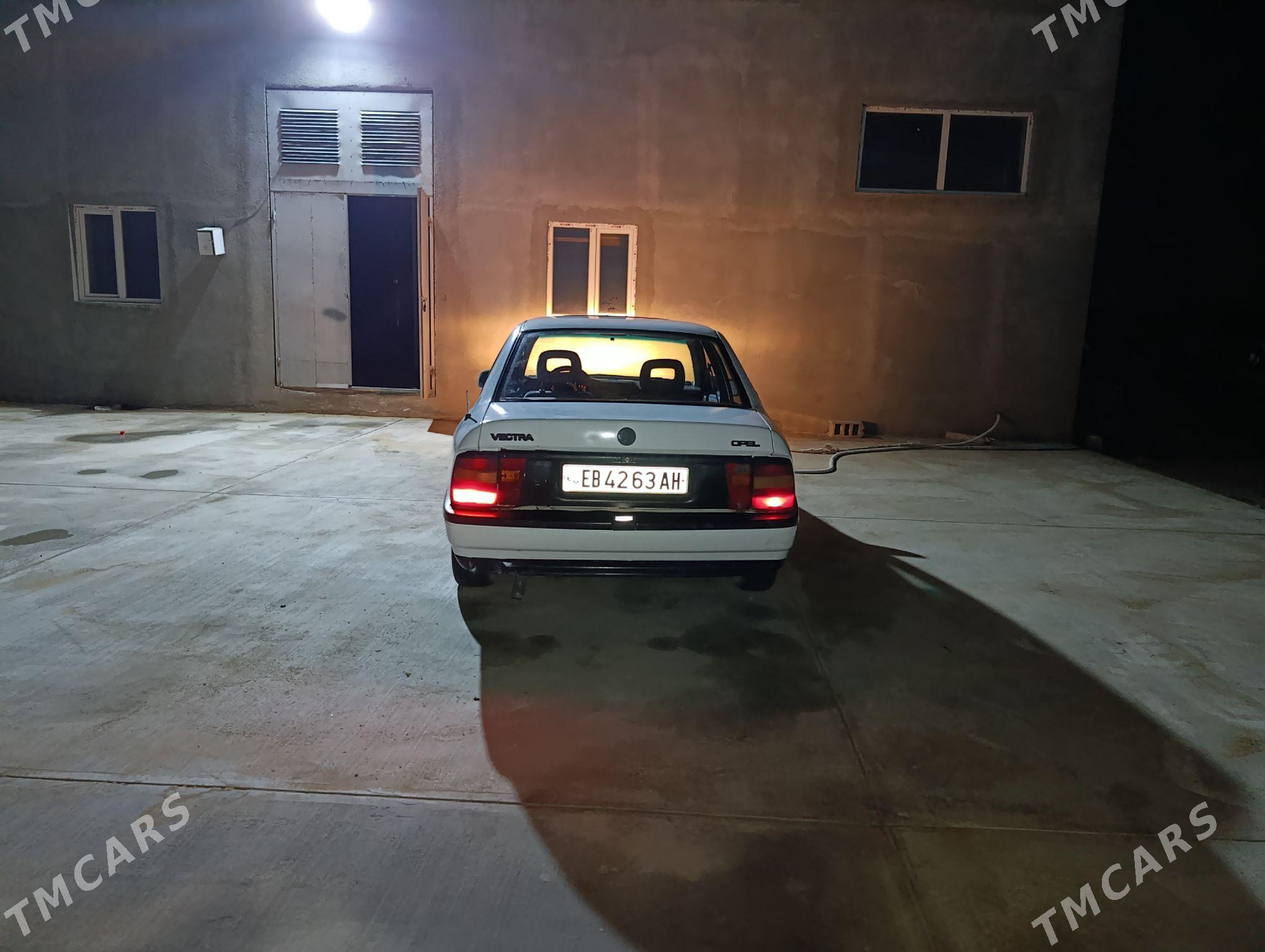 Opel Vectra 1990 - 25 000 TMT - Tejen - img 2