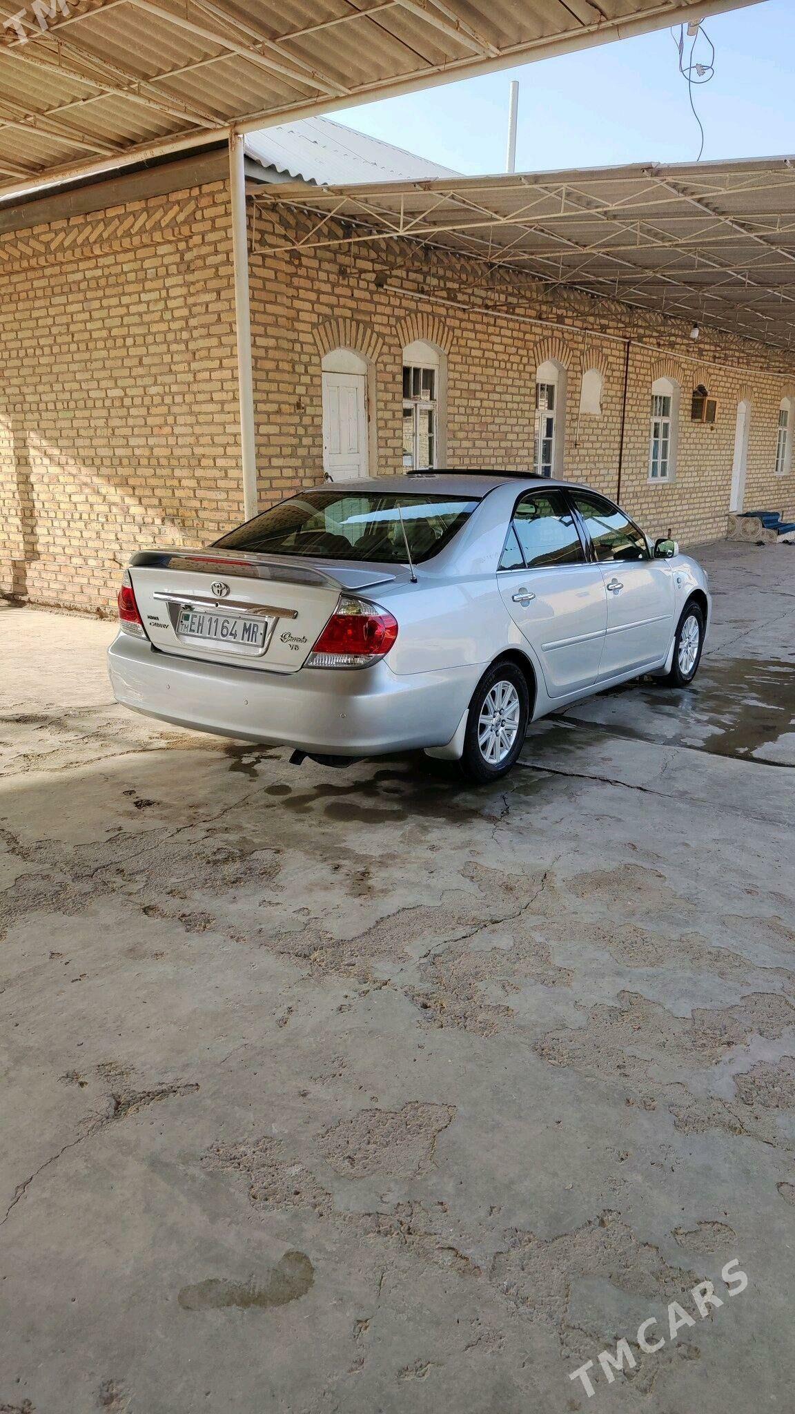 Toyota Camry 2004 - 198 000 TMT - Мары - img 3