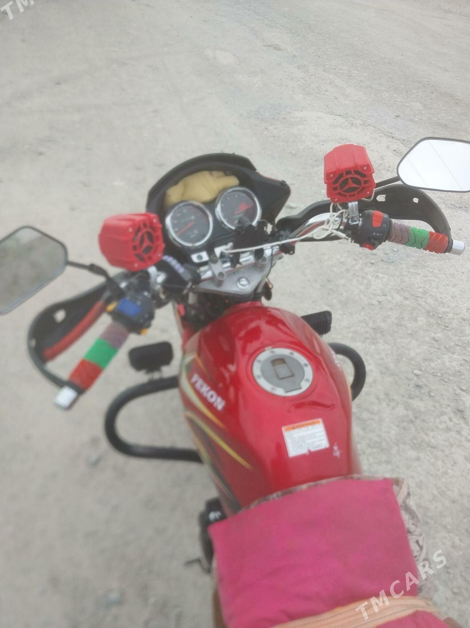 Fekon FK150-8G 2014 - 18 000 TMT - Bäherden - img 1