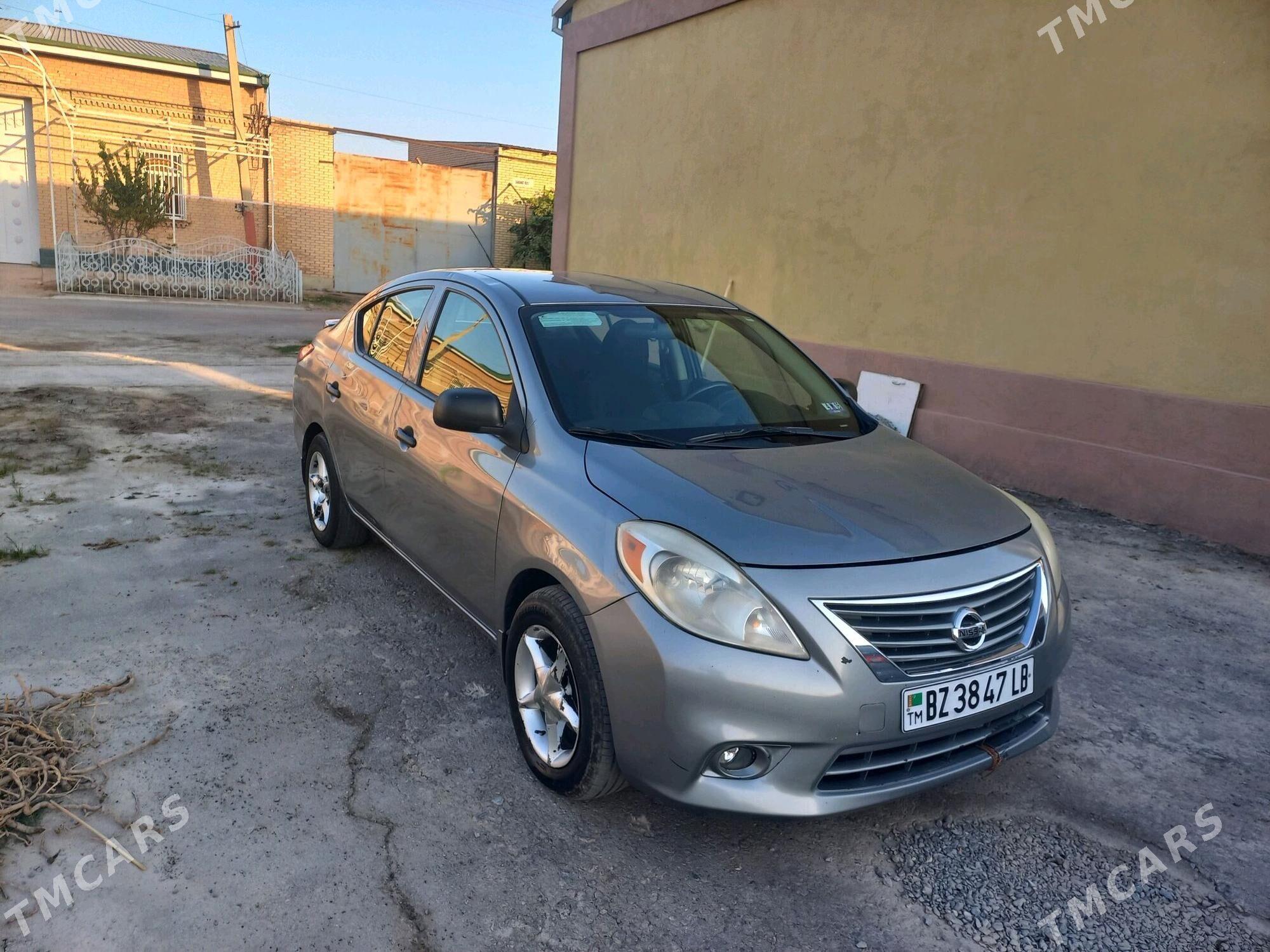 Nissan Versa 2014 - 111 000 TMT - Türkmenabat - img 3