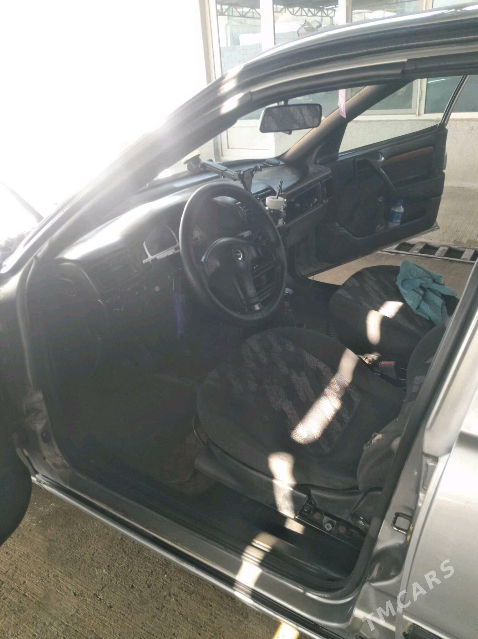 Opel Vectra 1993 - 26 000 TMT - Türkmenbaşy etr. - img 4