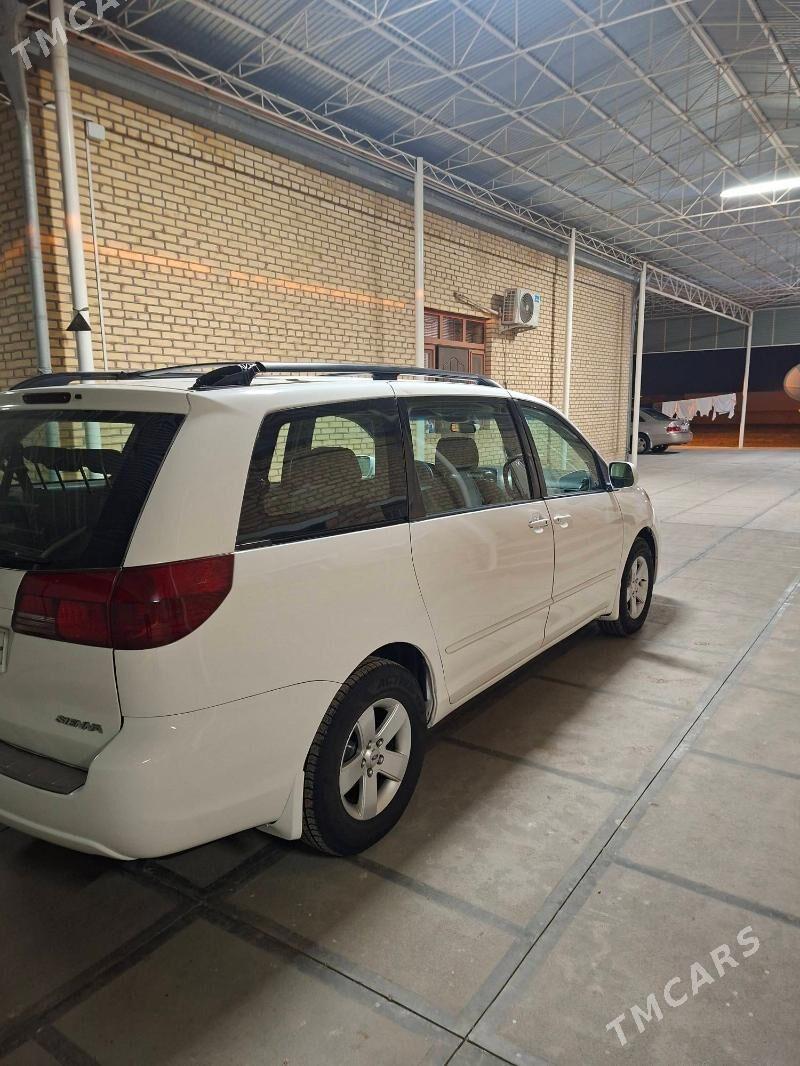 Toyota Sienna 2004 - 190 000 TMT - Мары - img 4