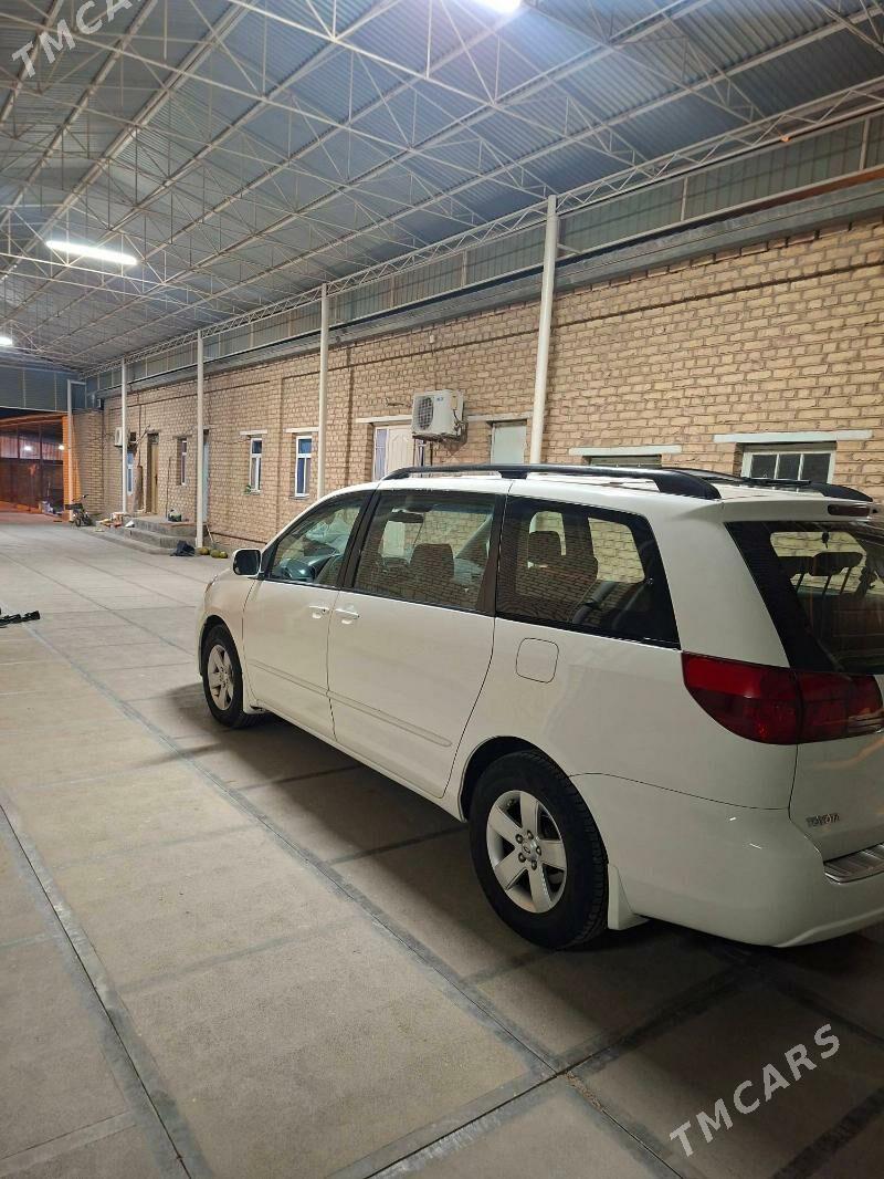 Toyota Sienna 2004 - 190 000 TMT - Мары - img 3