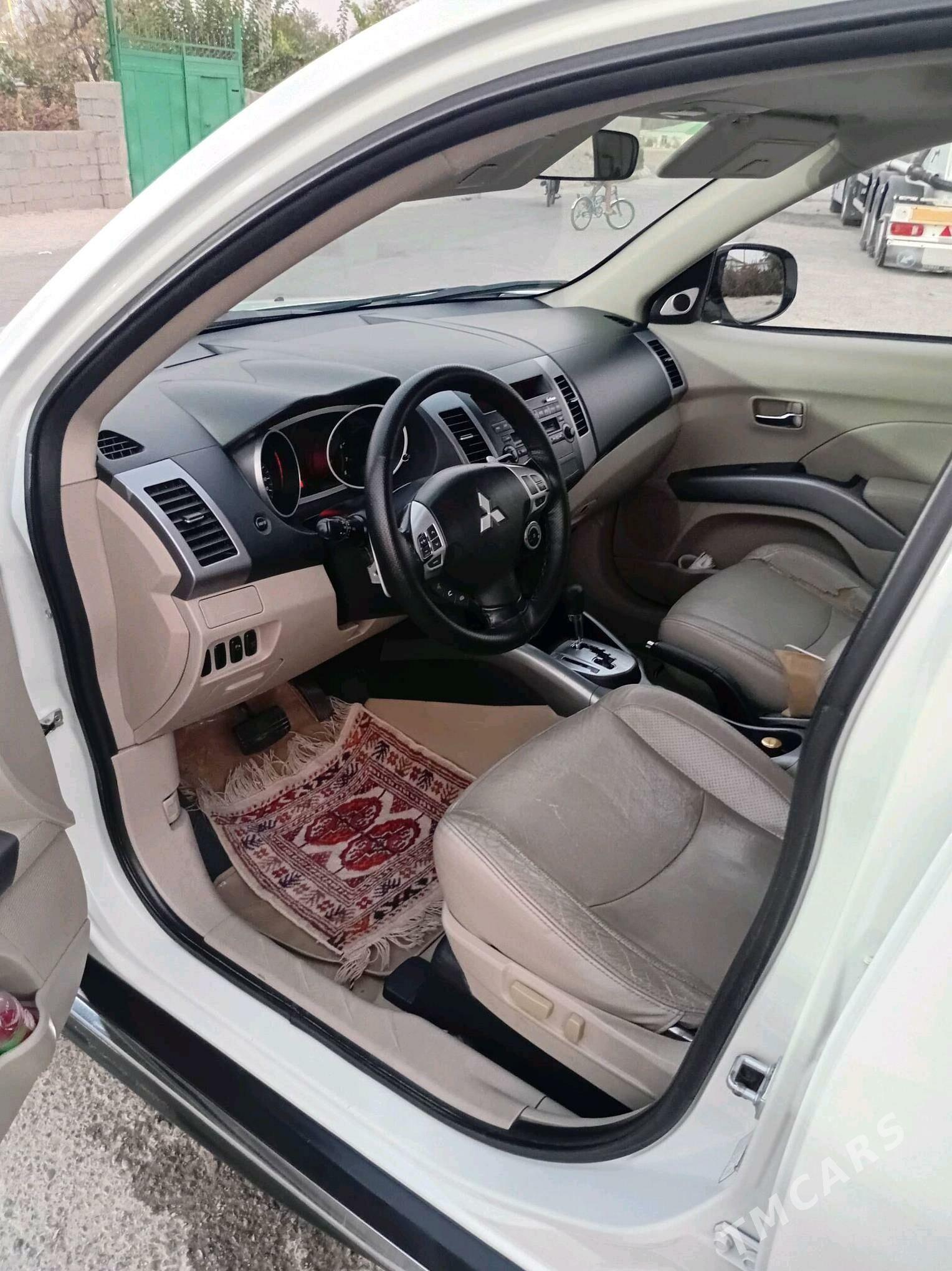 Mitsubishi Outlander 2010 - 190 000 TMT - Aşgabat - img 7