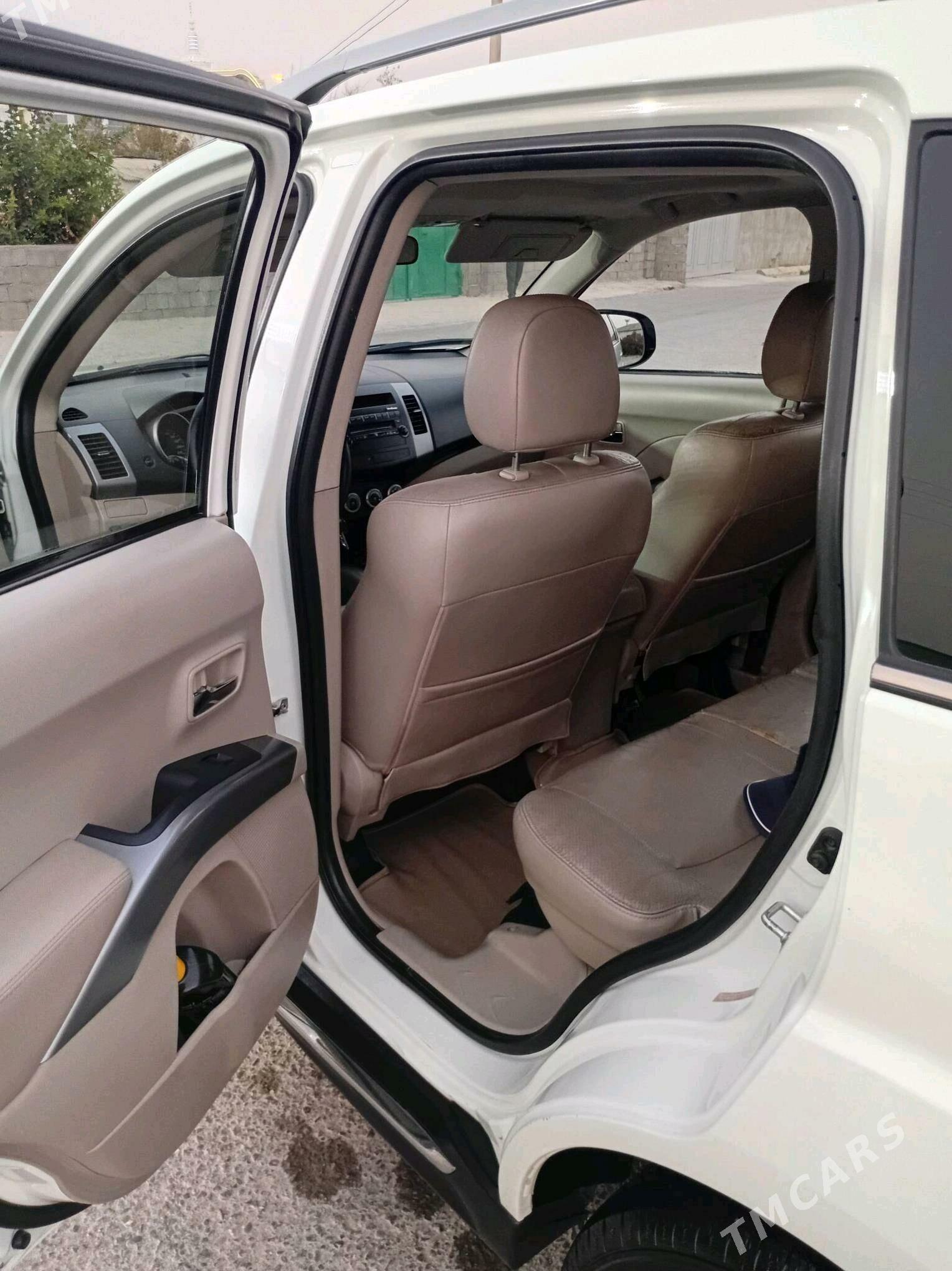 Mitsubishi Outlander 2010 - 190 000 TMT - Aşgabat - img 6