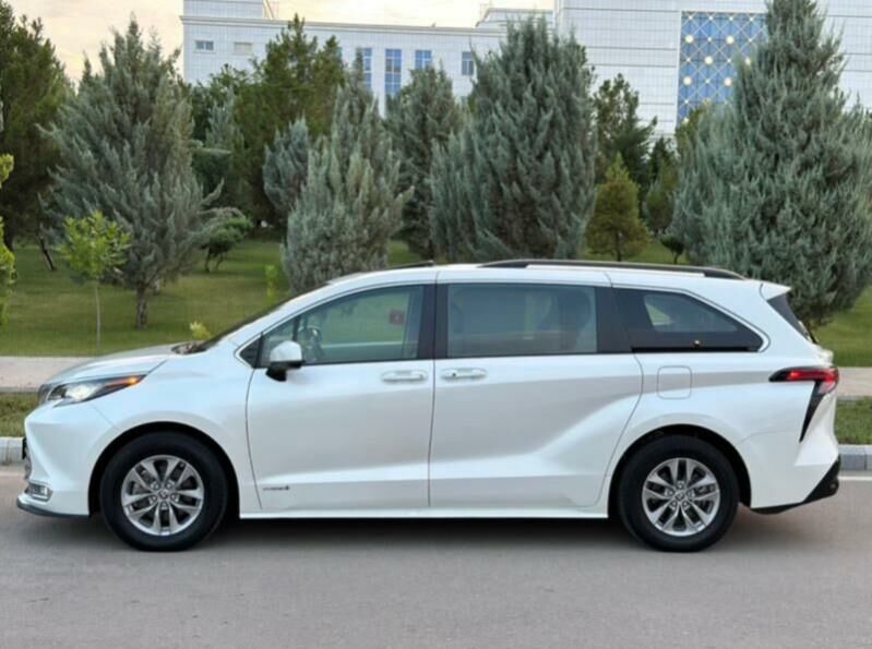 Toyota Sienna 2023 - 465 000 TMT - Ашхабад - img 4