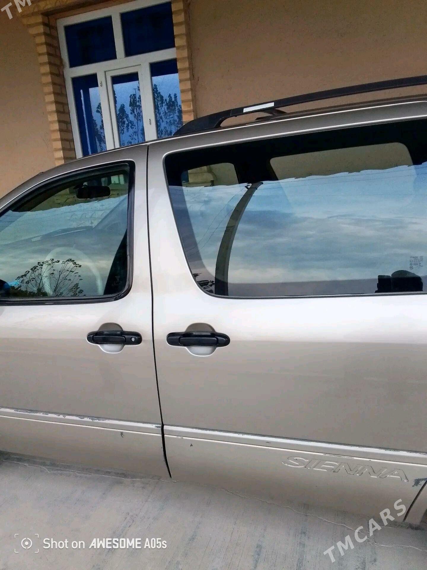 Toyota Sienna 2001 - 200 000 TMT - Гурбансолтан Едже - img 3