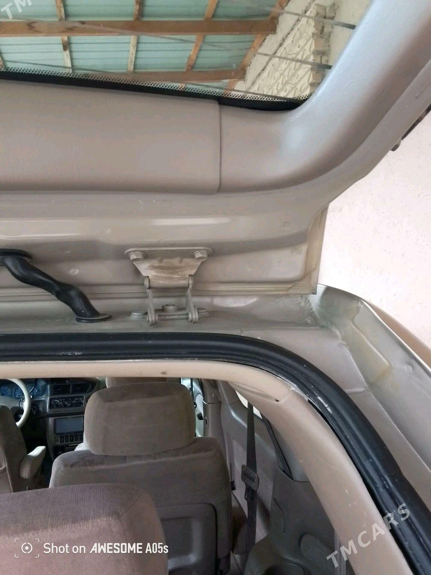 Toyota Sienna 2001 - 200 000 TMT - Гурбансолтан Едже - img 9