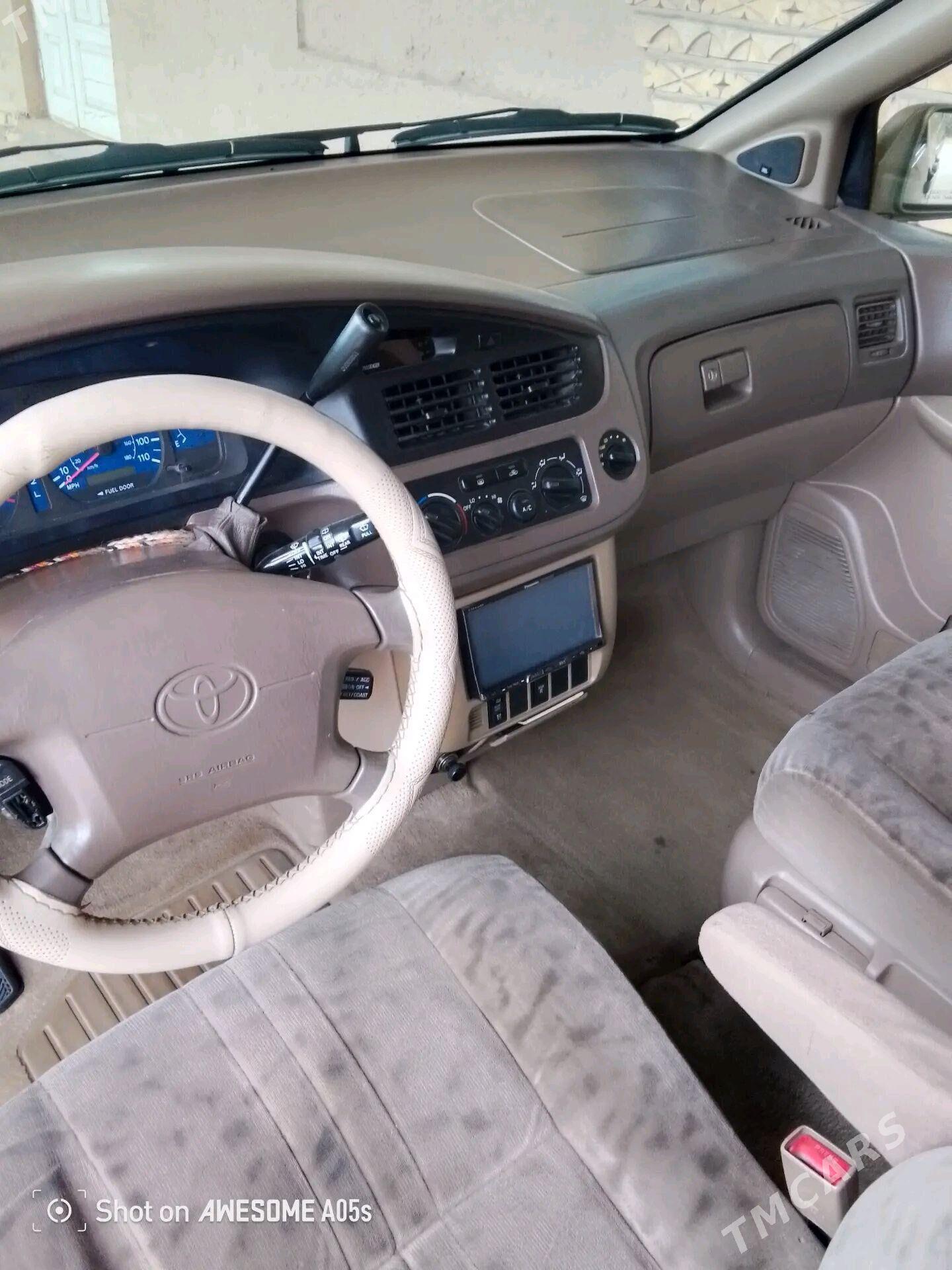 Toyota Sienna 2001 - 200 000 TMT - Гурбансолтан Едже - img 8