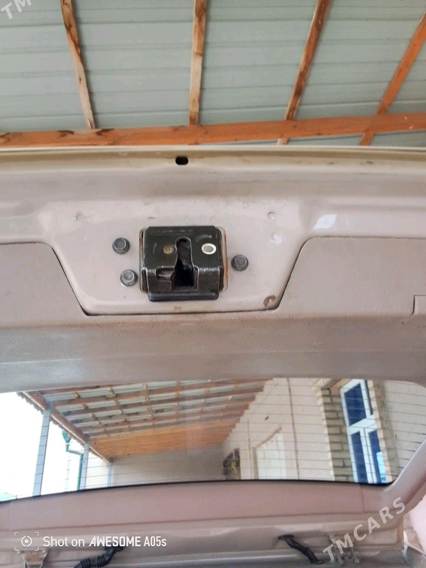 Toyota Sienna 2001 - 200 000 TMT - Гурбансолтан Едже - img 7