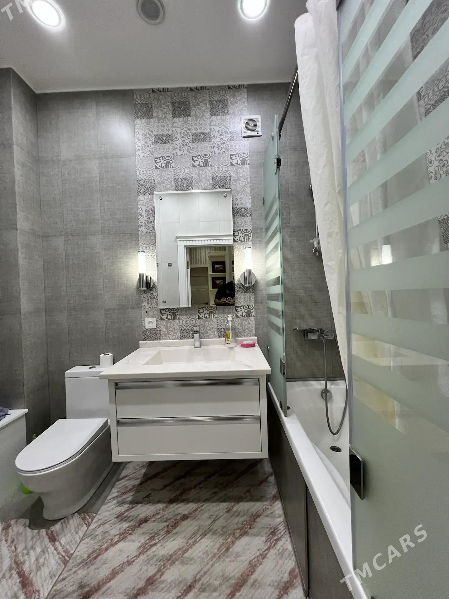 Центр города, 3-ком. квартира - Kim raýon - img 10