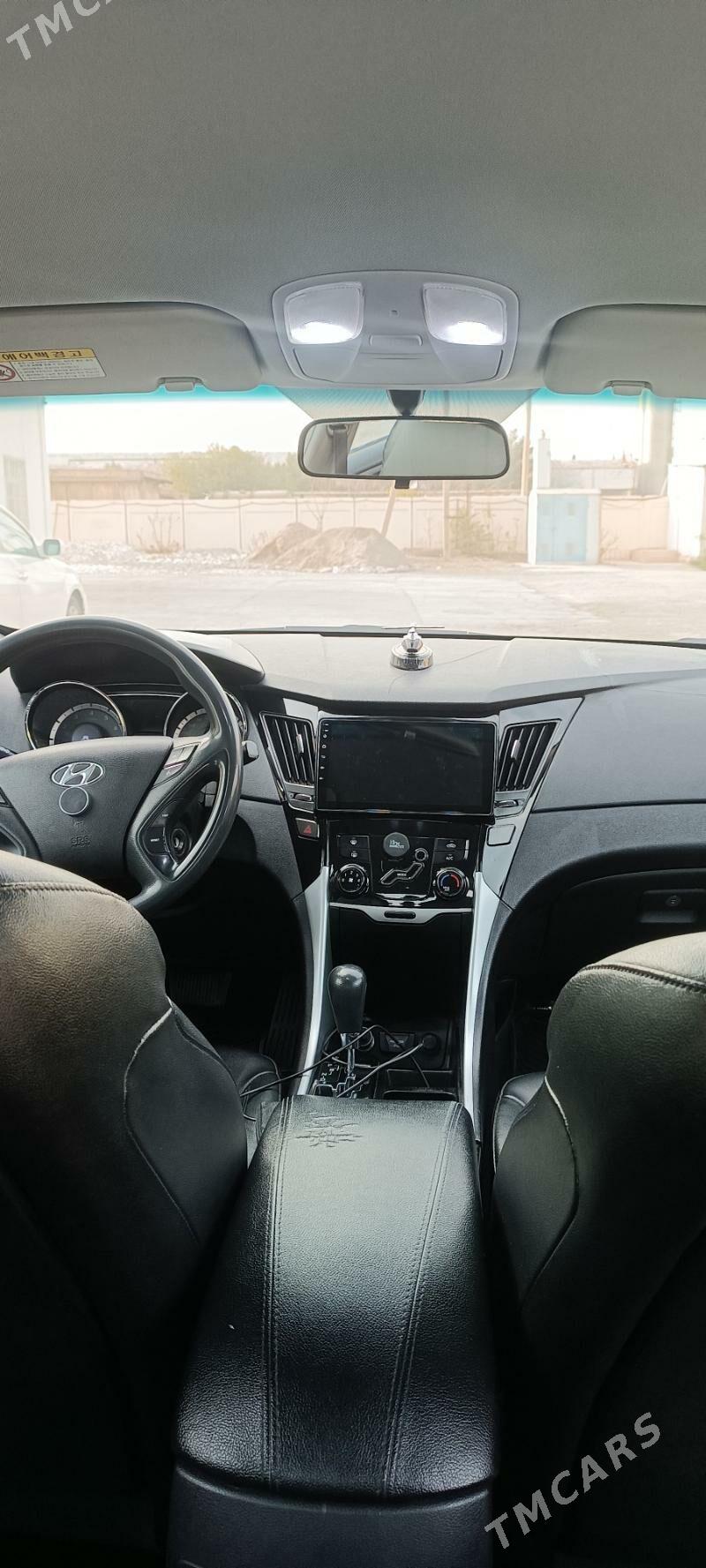 Hyundai Sonata 2011 - 160 000 TMT - Бузмеин - img 5