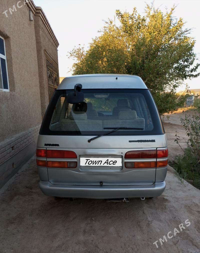 Toyota Town Ace 1995 - 60 000 TMT - Köneürgenç - img 2