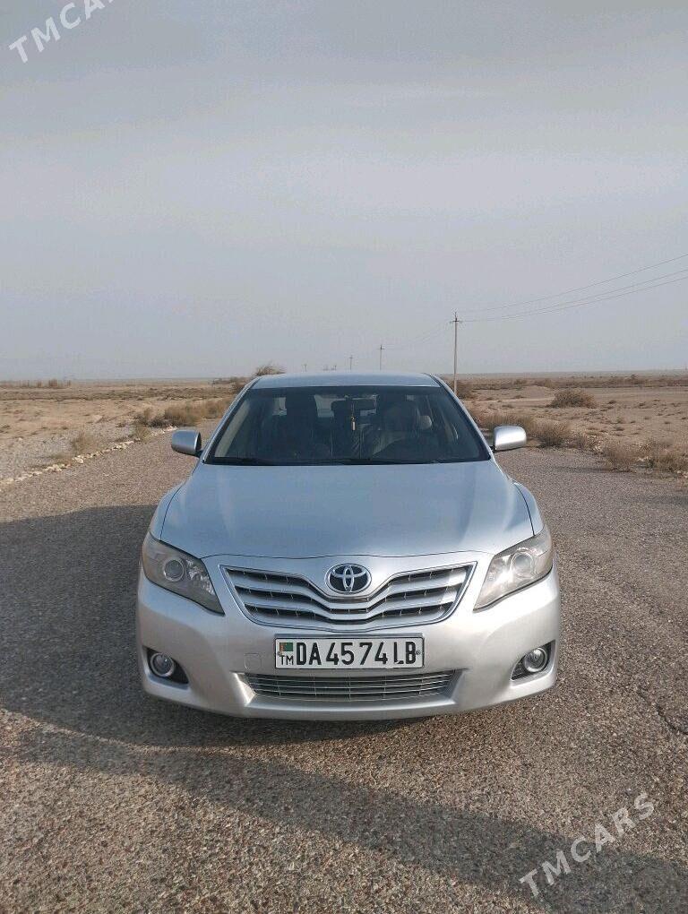 Toyota Camry 2010 - 155 000 TMT - Газаджак - img 8