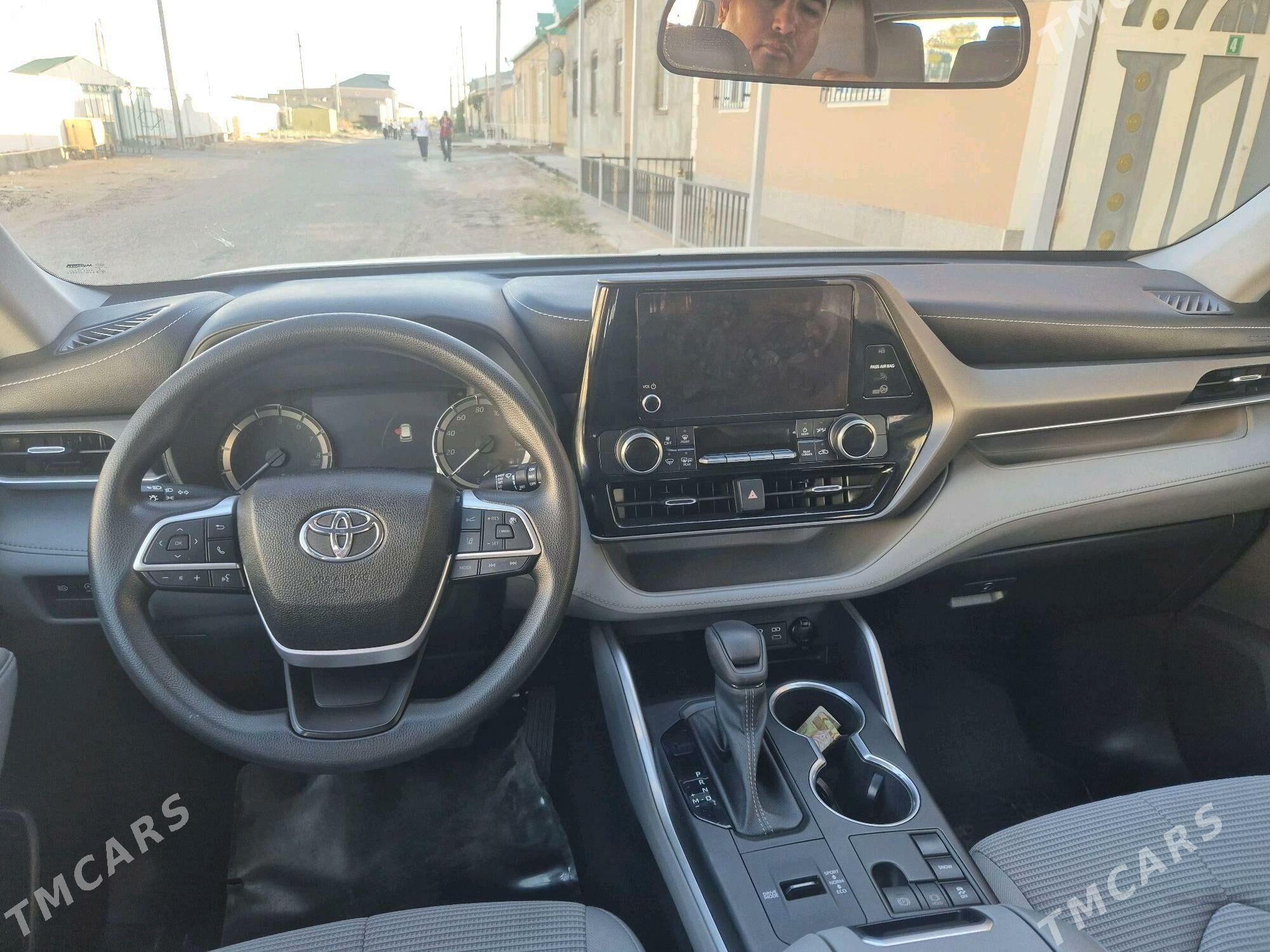 Toyota Highlander 2023 - 480 000 TMT - Dänew - img 4