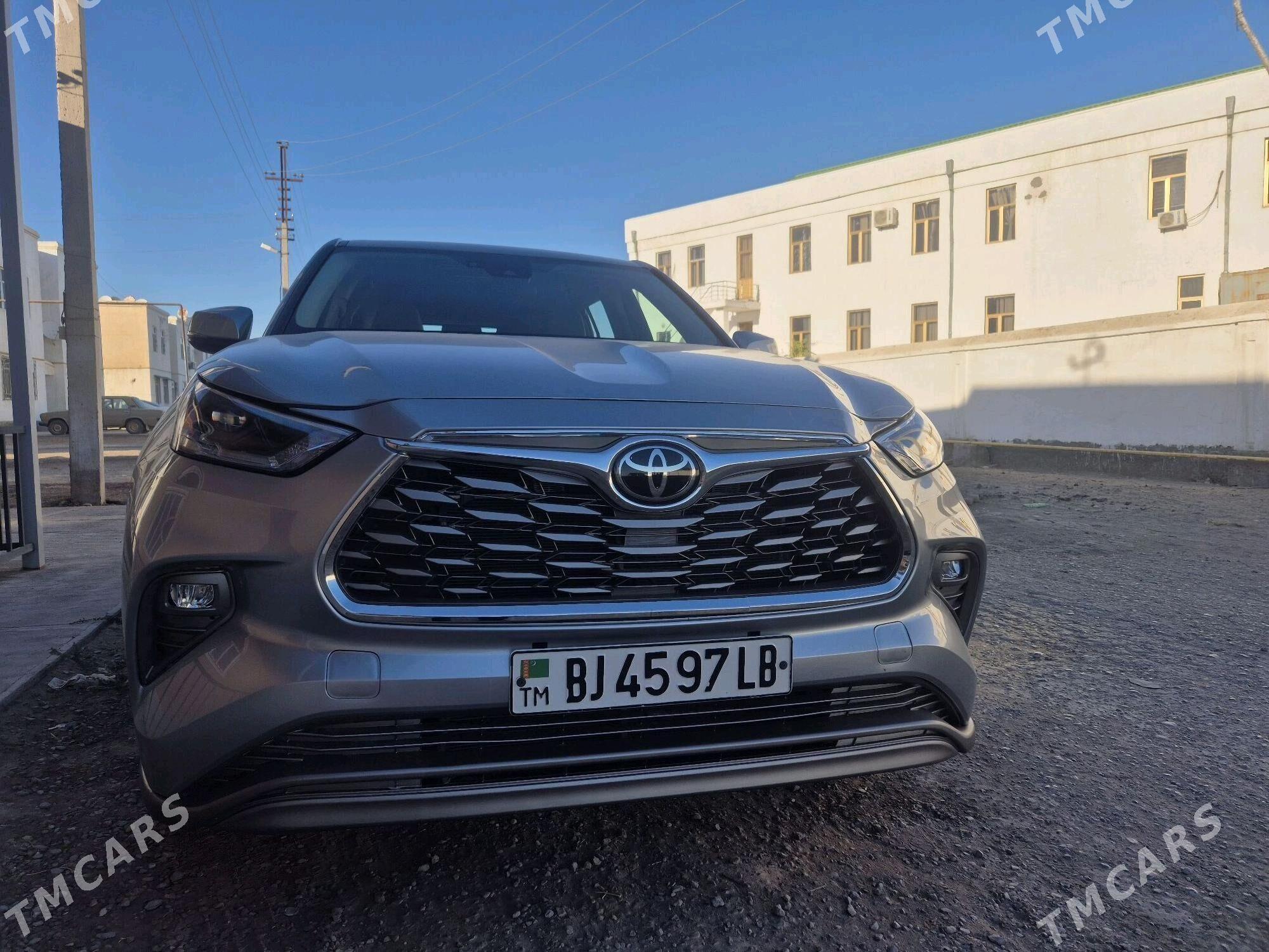 Toyota Highlander 2023 - 480 000 TMT - Dänew - img 8